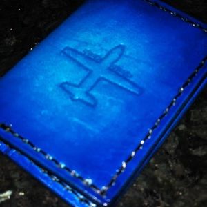 Men’s leather Bi-fold card wallet